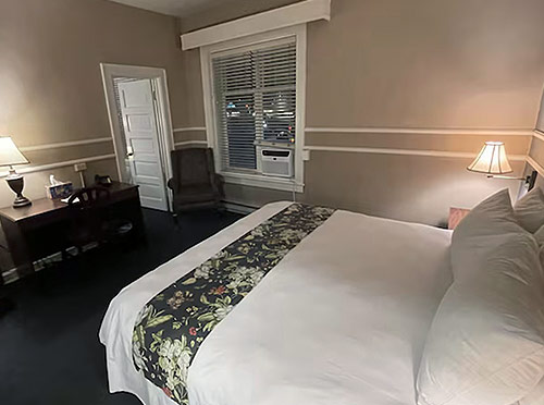 Glacier Rooms - Kalispell Grand Hotel